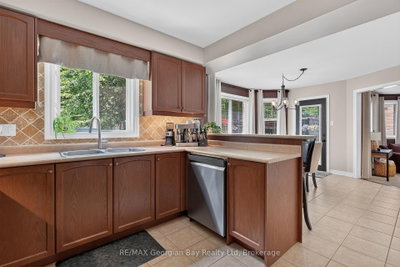 400 Keller Drive • Midland, ON photo 9