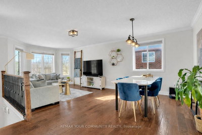 92 SANDRINGHAM Drive — photo 6