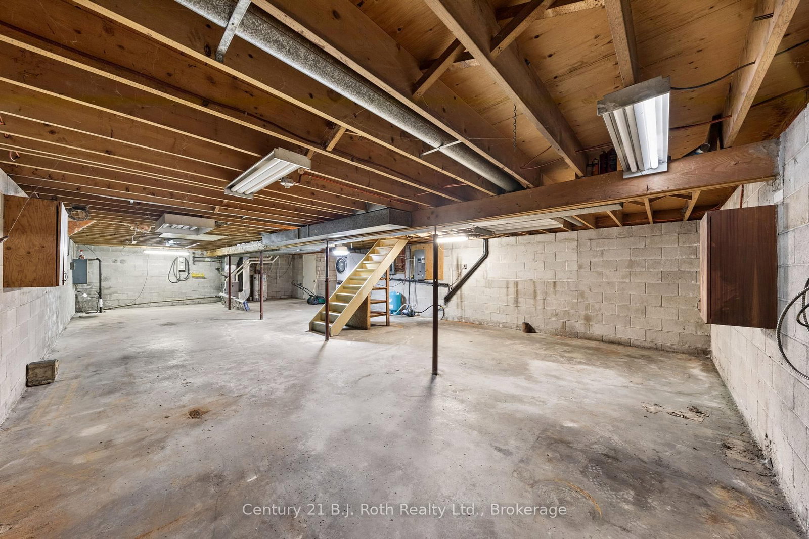 8240 93 Highway • Tiny, ON photo 16