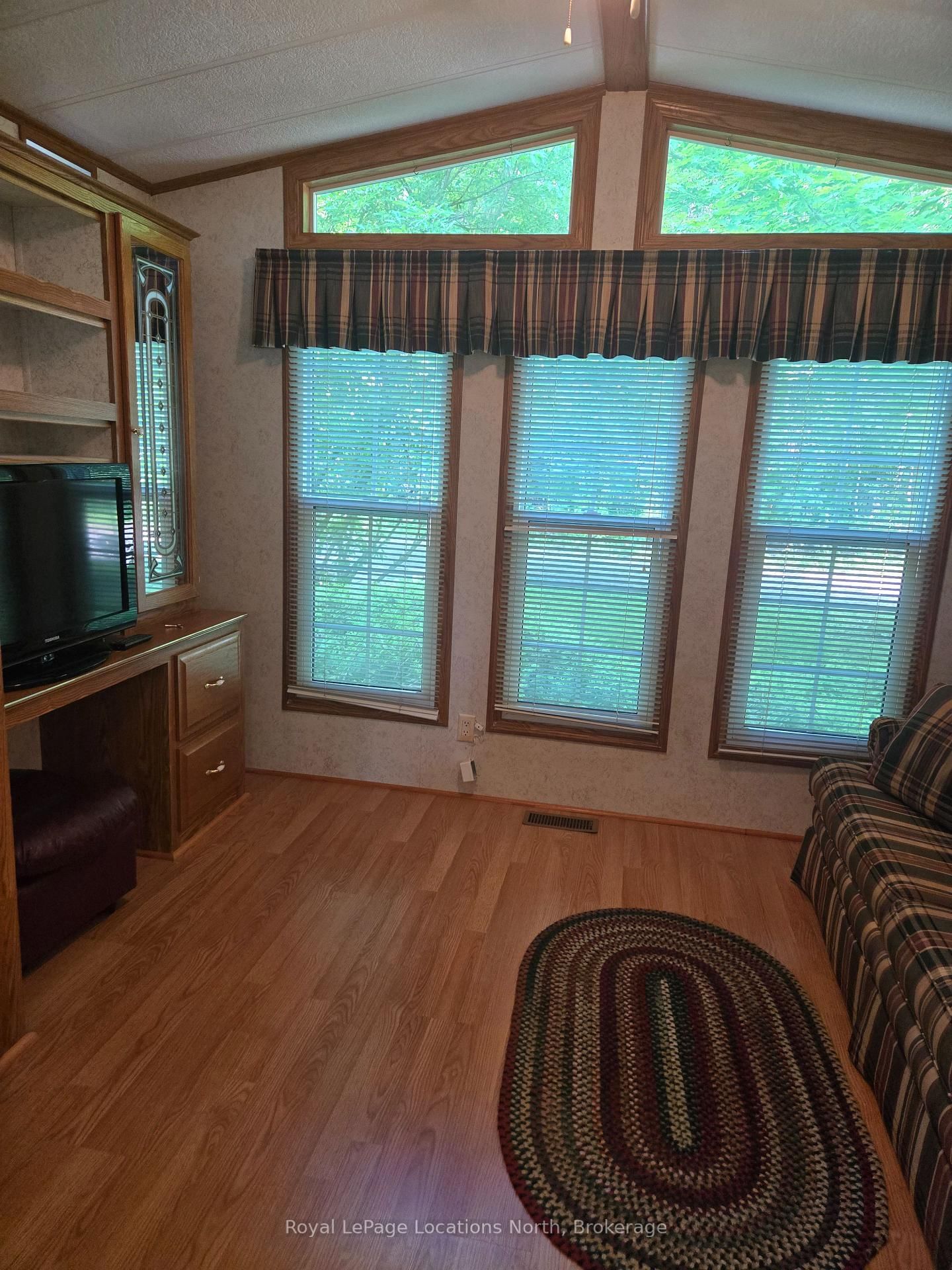 56 The Boardwalk • Wasaga Beach, ON photo 19