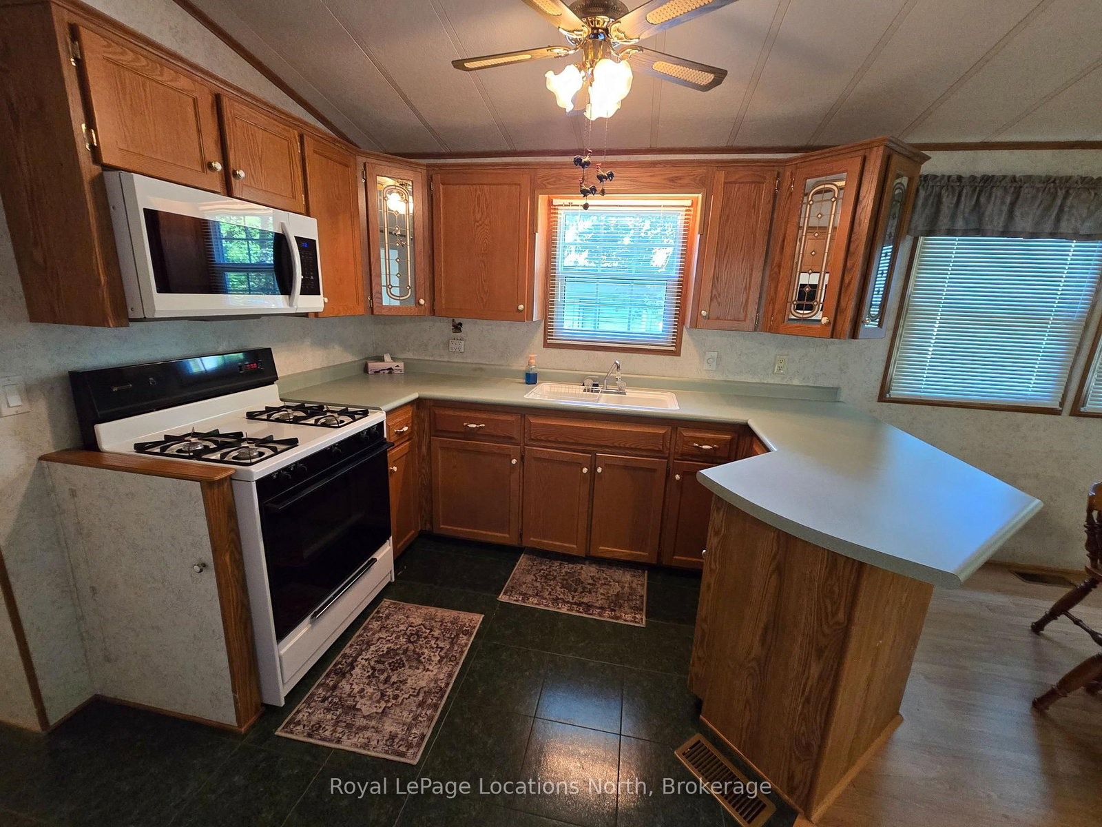 56 The Boardwalk • Wasaga Beach, ON photo 23