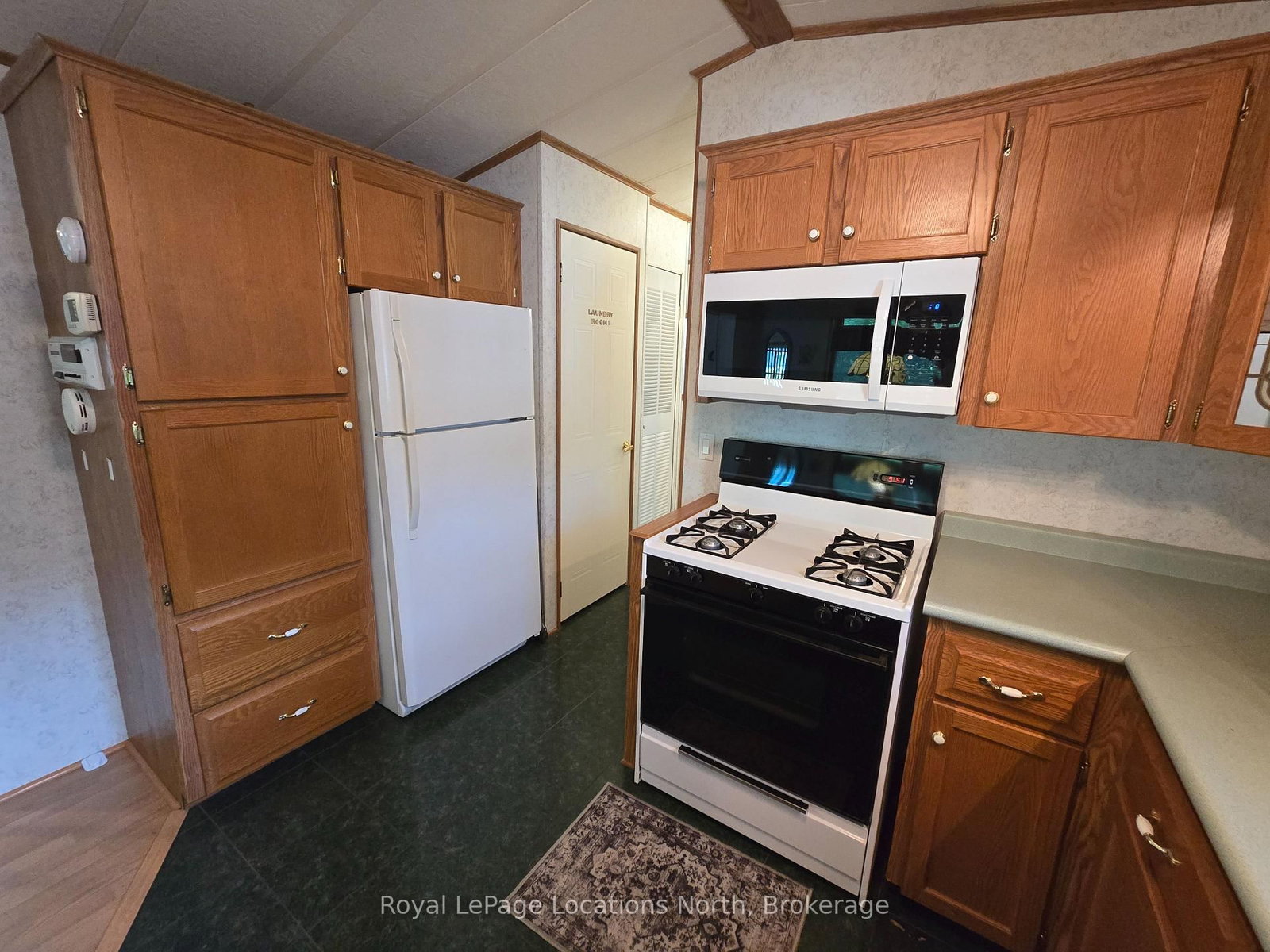 56 The Boardwalk • Wasaga Beach, ON photo 24