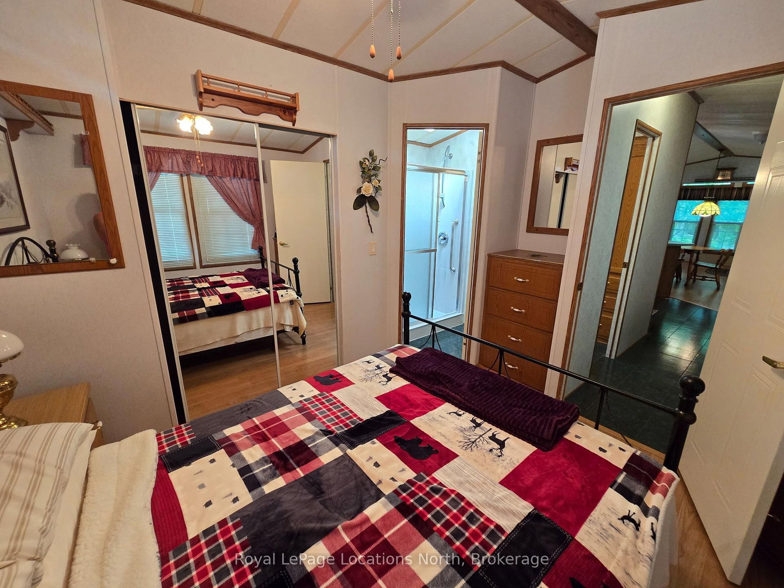 56 The Boardwalk • Wasaga Beach, ON photo 27