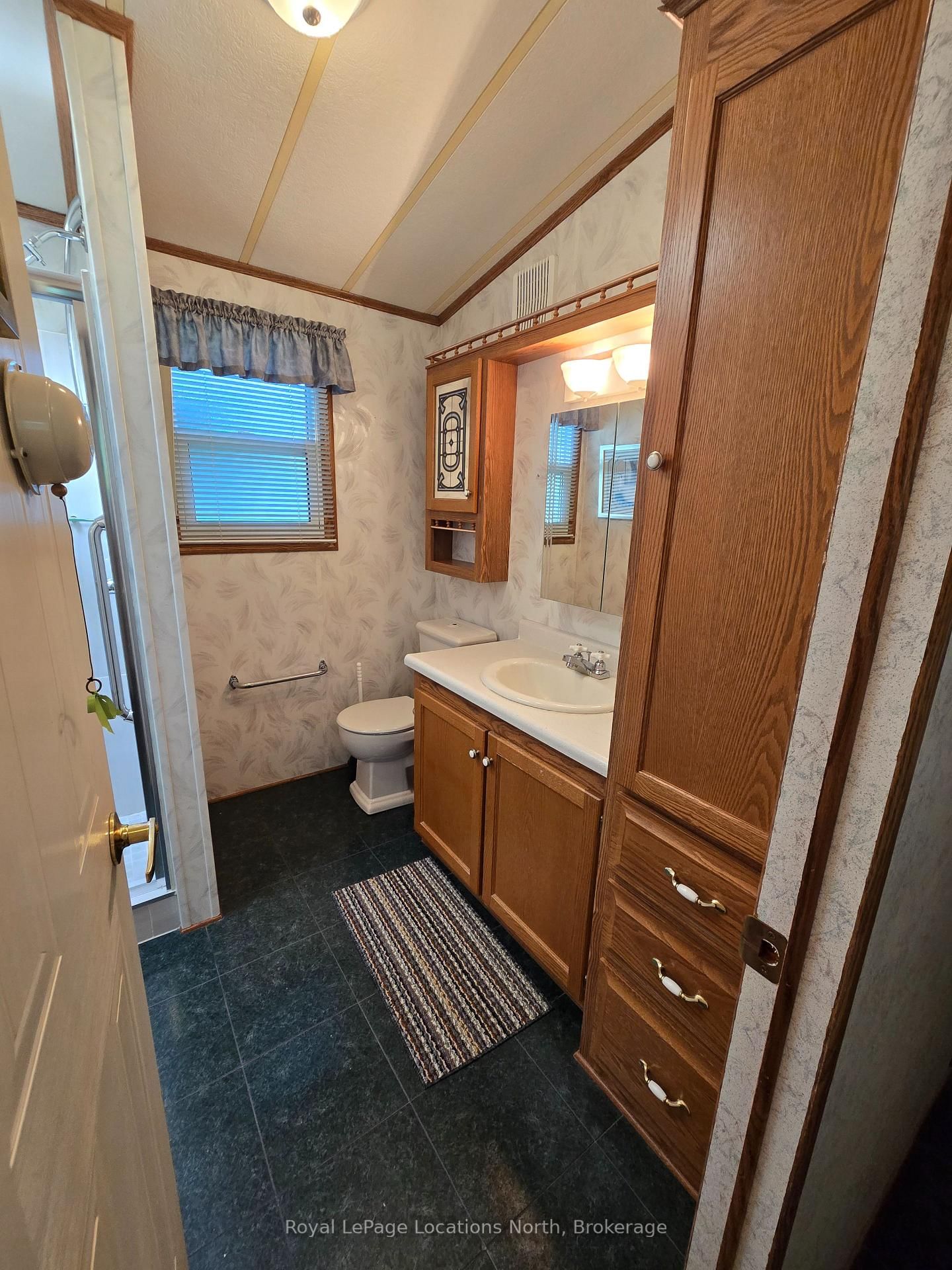 56 The Boardwalk • Wasaga Beach, ON photo 28