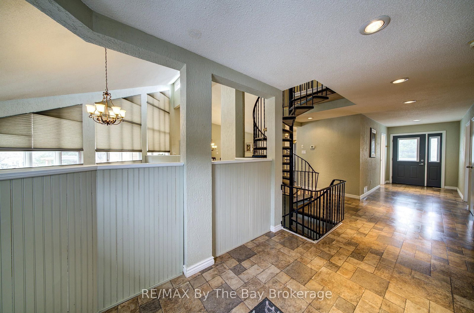 32 Bridlewood Crescent • Wasaga Beach, ON photo 6