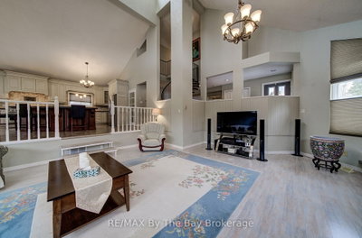 32 Bridlewood Crescent • Wasaga Beach, ON photo 8