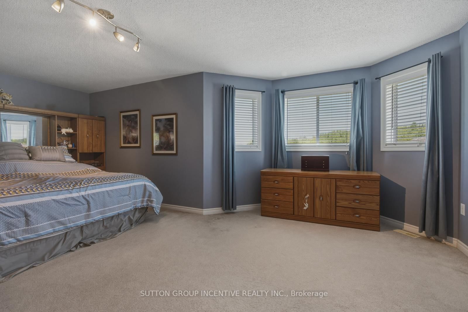 70 Shalom Way • Barrie, ON photo 34