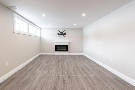 240 Wellington Street E, Barrie 2