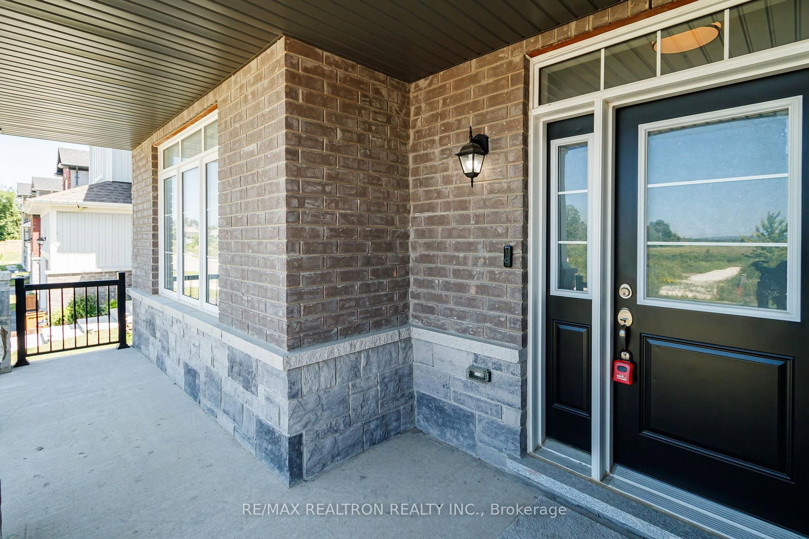 19 Middleton Drive • Wasaga Beach, ON photo 2