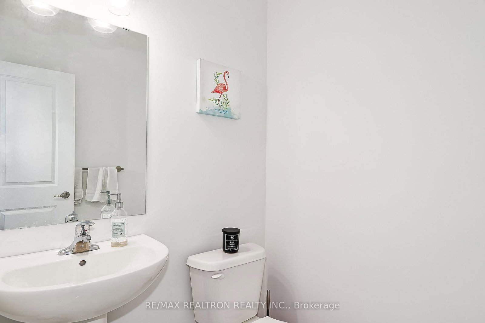 19 Middleton Drive • Wasaga Beach, ON photo 3