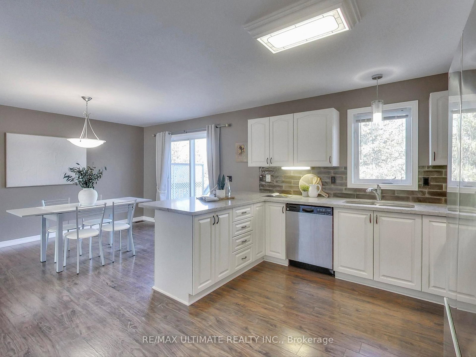 71 61st Street S • Wasaga Beach, ON photo 10