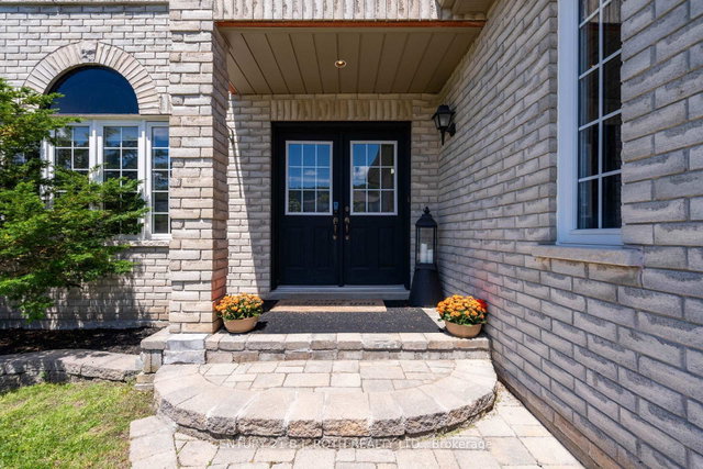22 Silvercreek Crescent