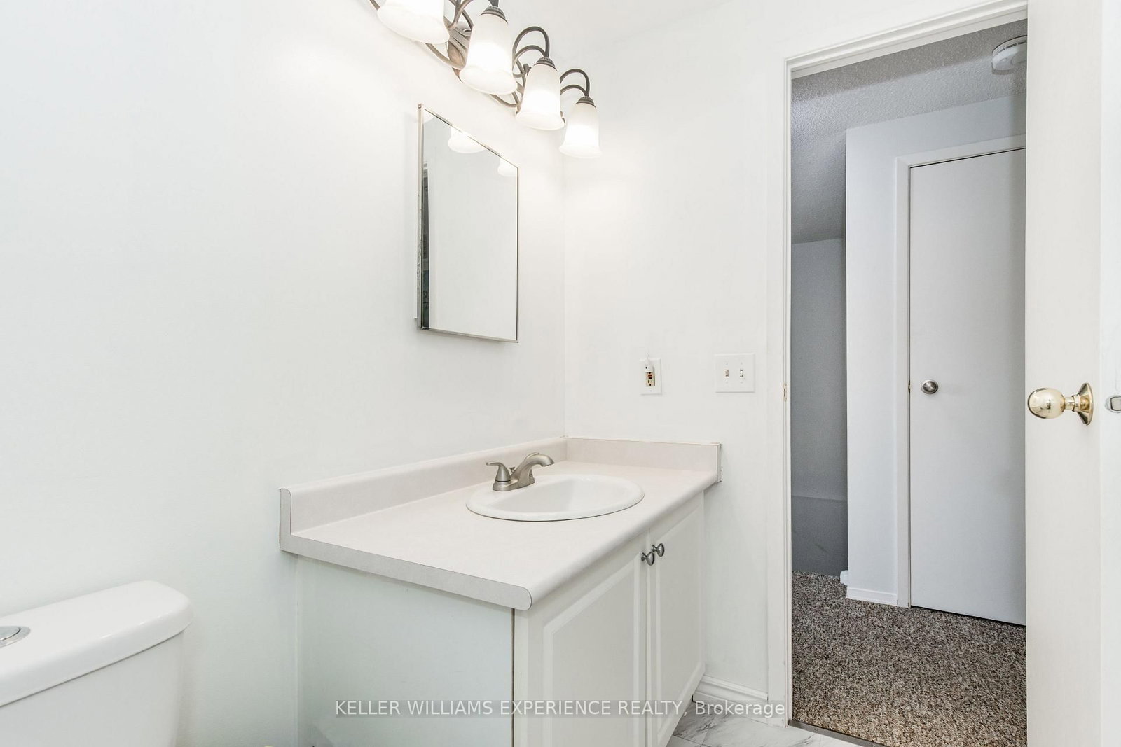 49 Burns Circle • Barrie, ON photo 11