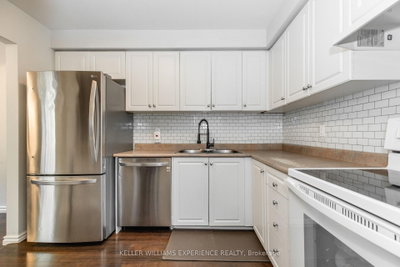 49 Burns Circle • Barrie, ON photo 2