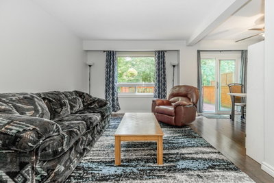 49 Burns Circle • Barrie, ON photo 4