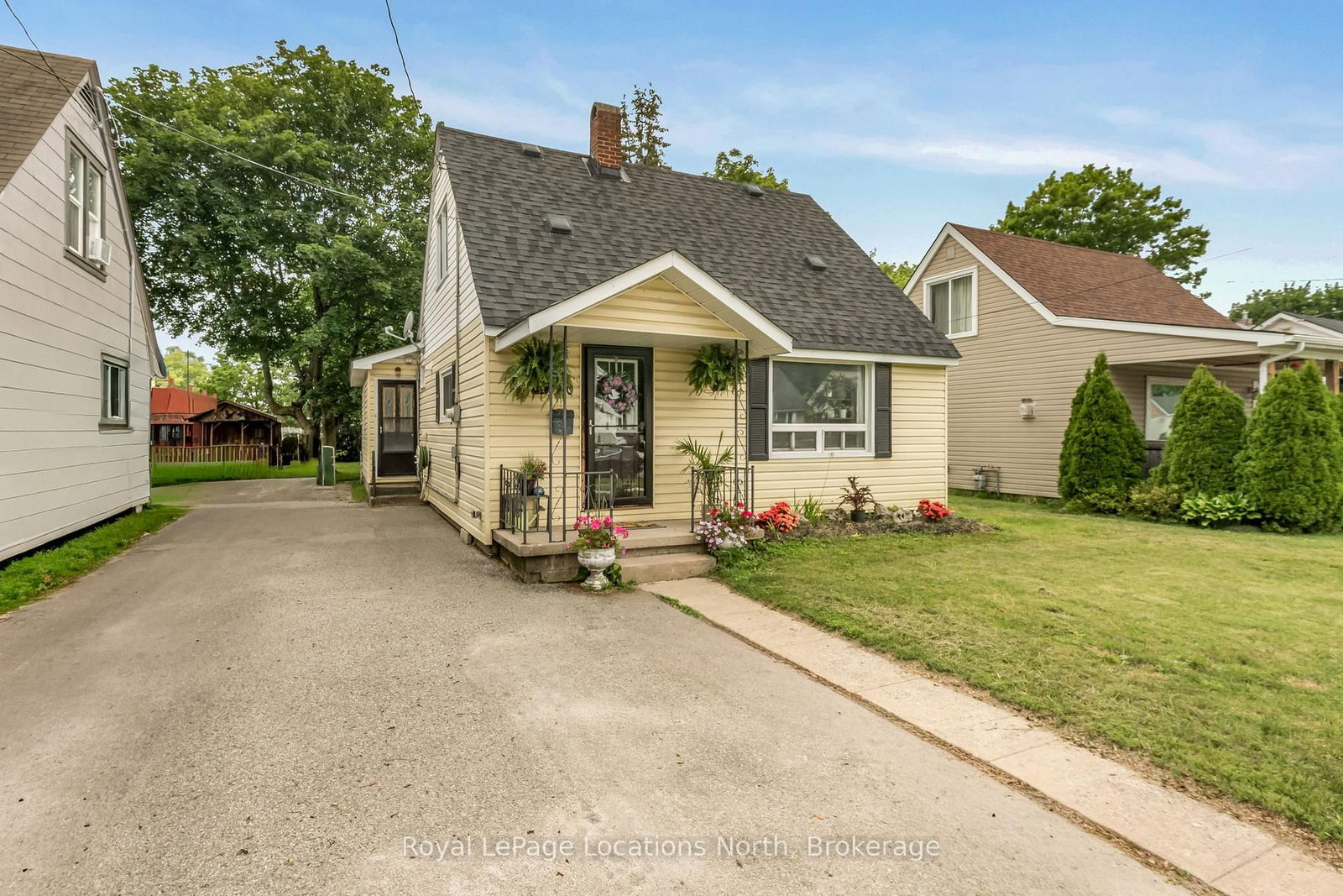 520 Maple Street • Collingwood, ON photo 2