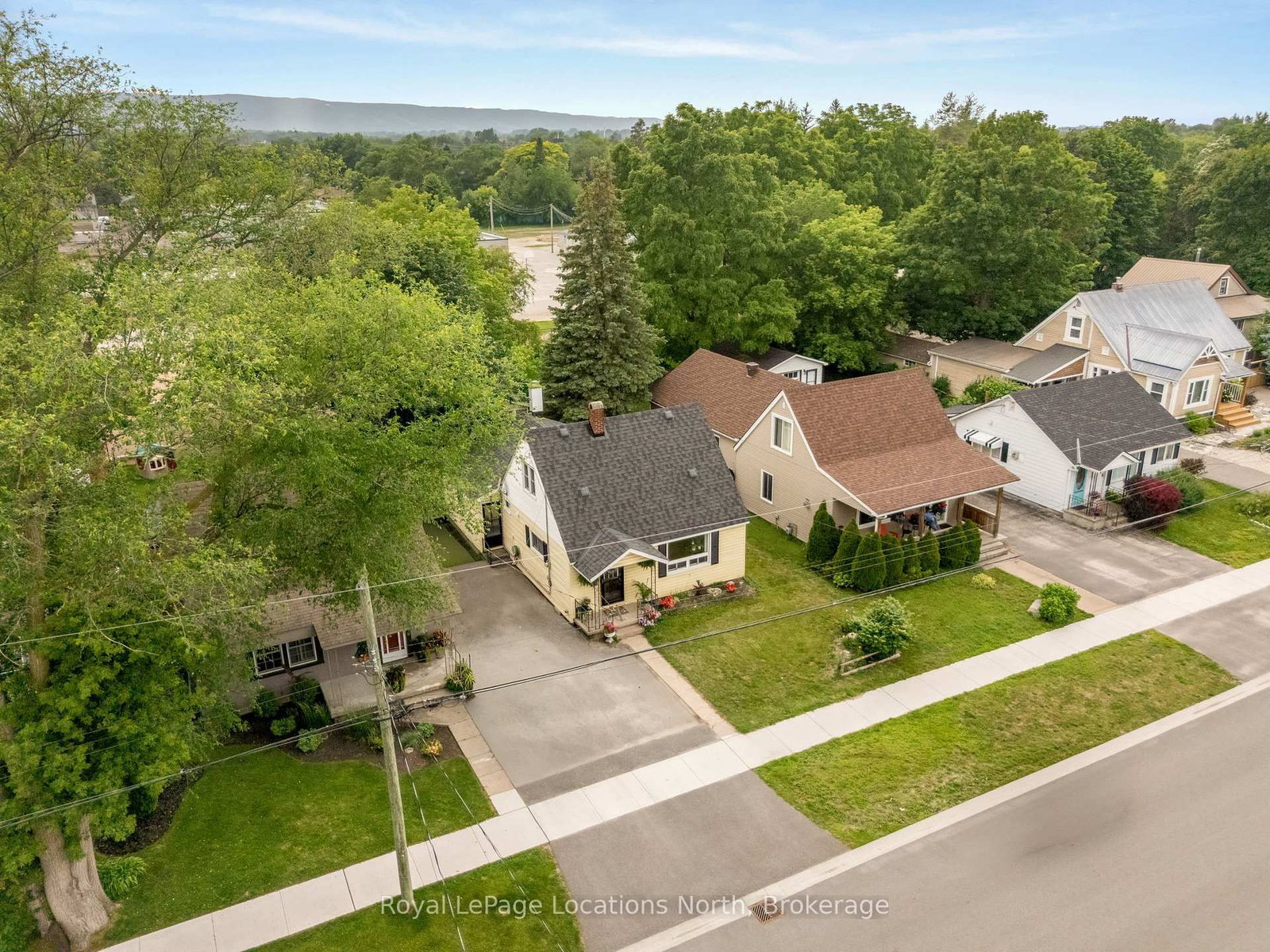 520 Maple Street • Collingwood, ON photo 3