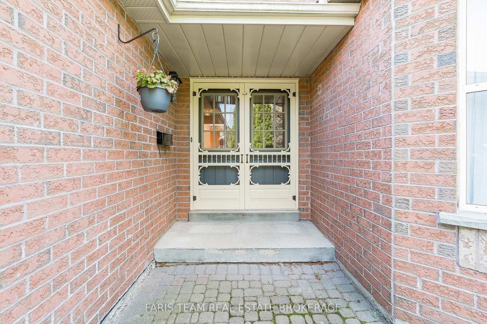 230 Mary Anne Drive • Barrie, ON photo 4