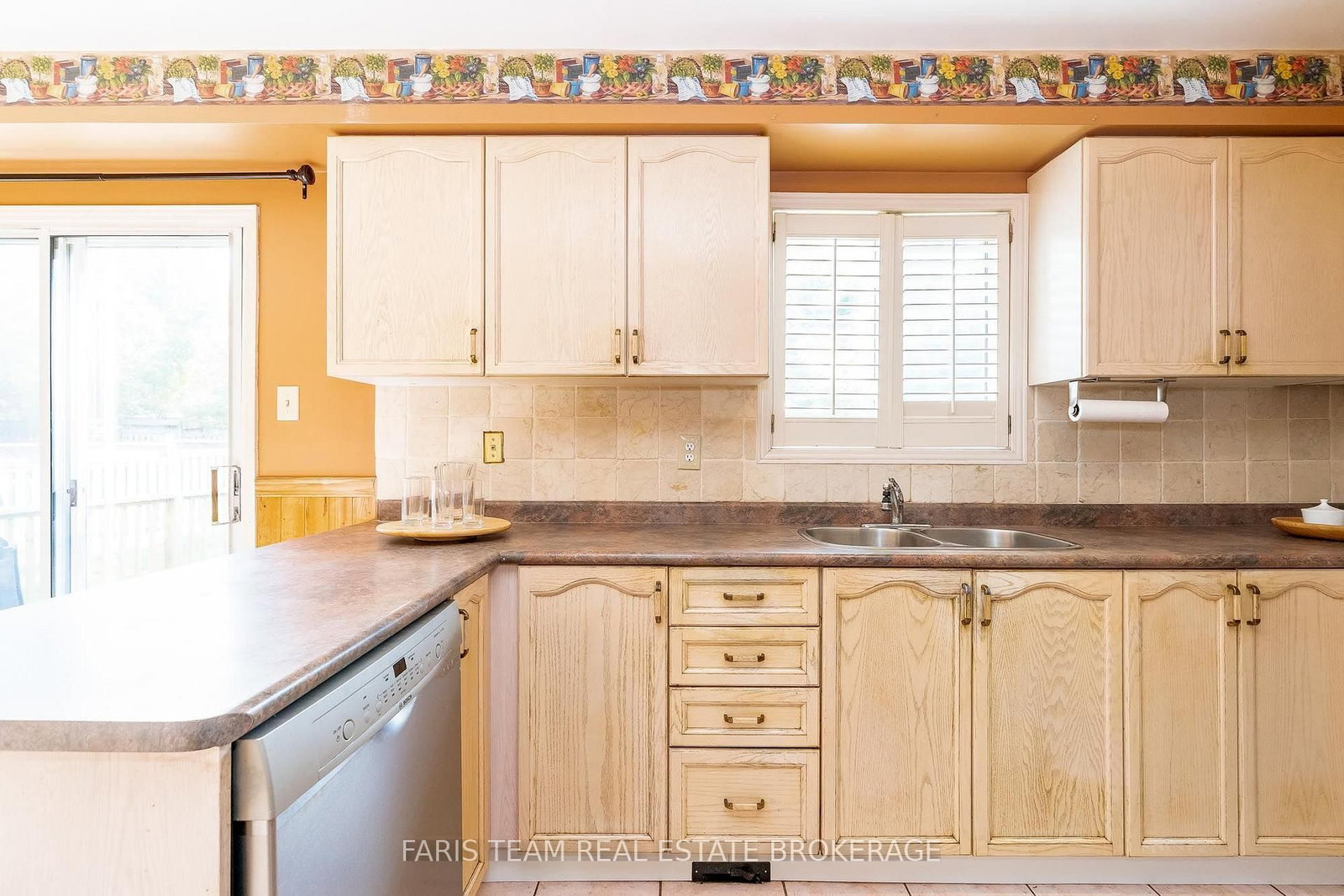 230 Mary Anne Drive • Barrie, ON photo 8