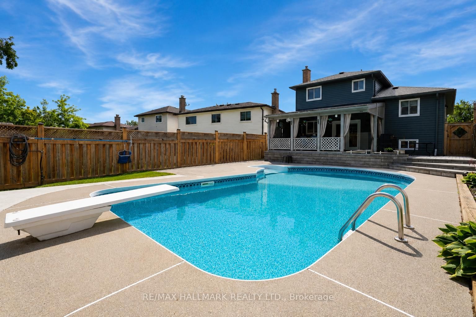 36 Ridgeway Avenue • Barrie, ON photo 12