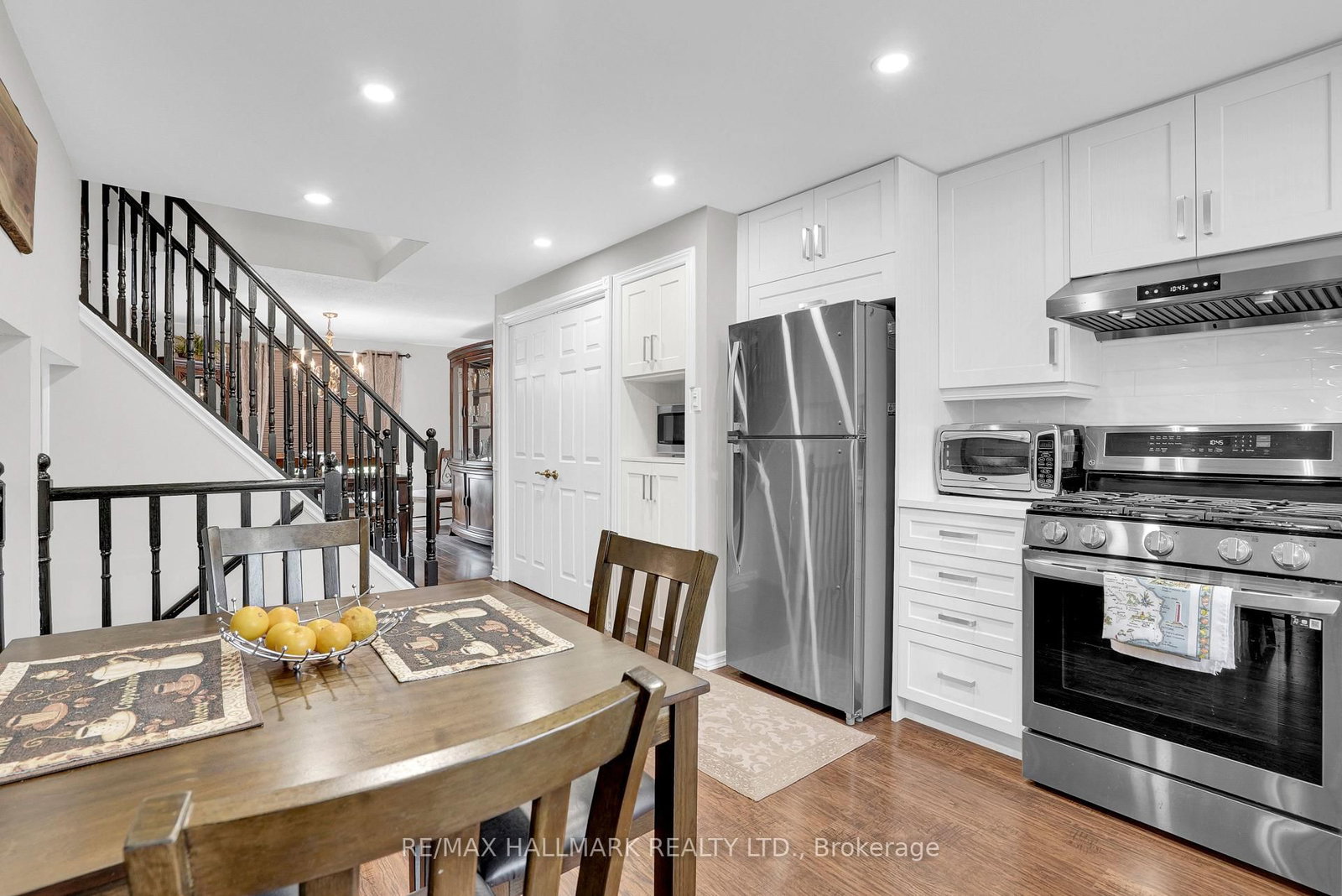 36 Ridgeway Avenue • Barrie, ON photo 18