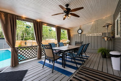 36 Ridgeway Avenue • Barrie, ON photo 8