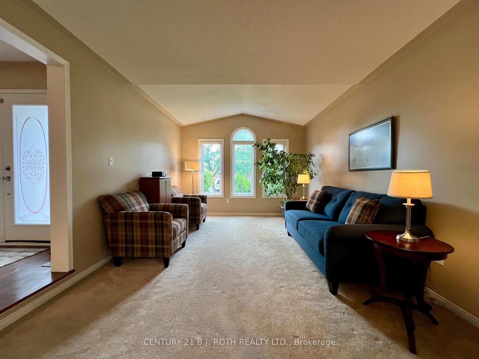 47 Looker Drive • Barrie, ON photo 6
