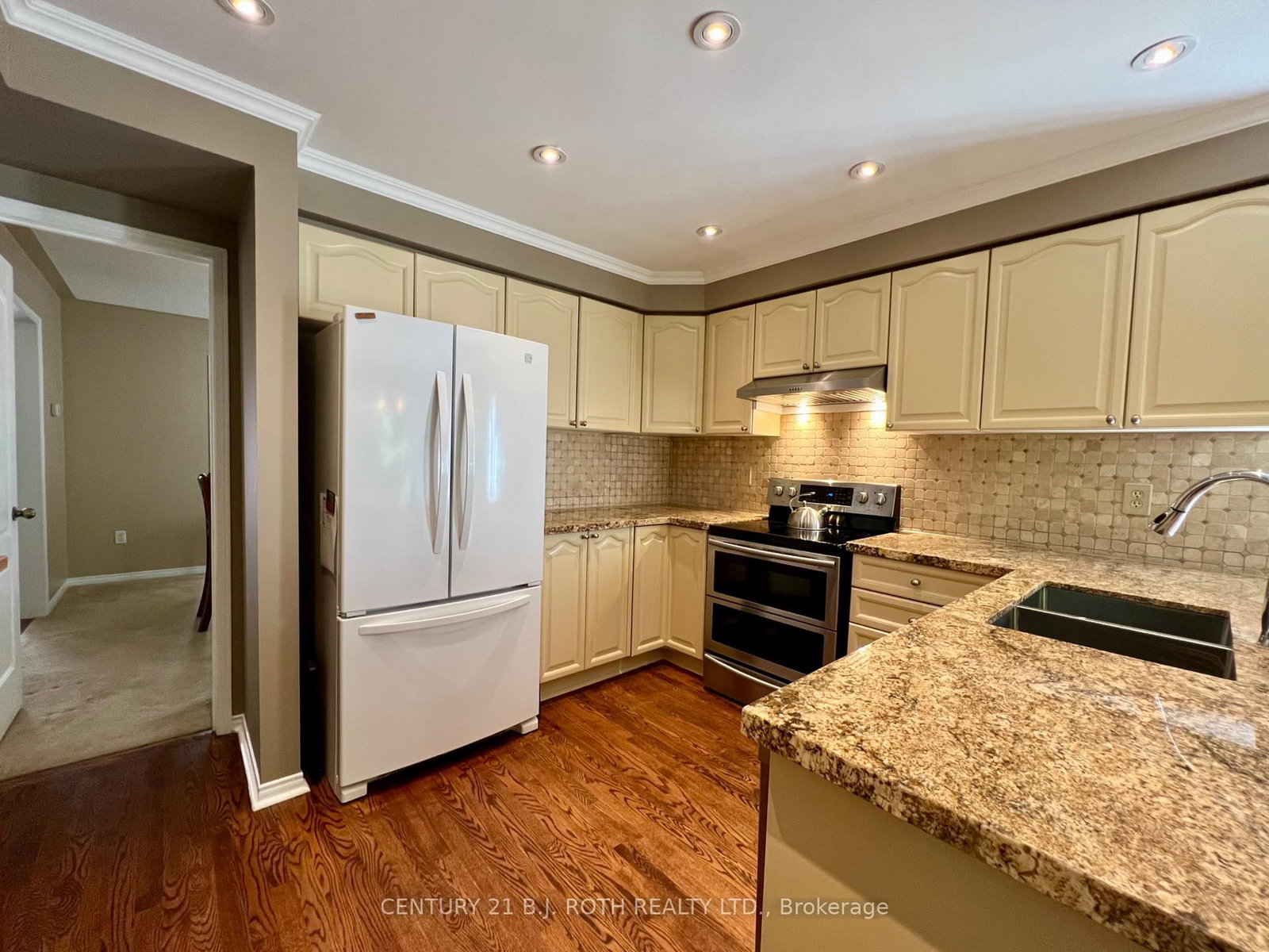 47 Looker Drive • Barrie, ON photo 9