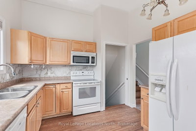 594 Oak Street • Collingwood, ON photo 8