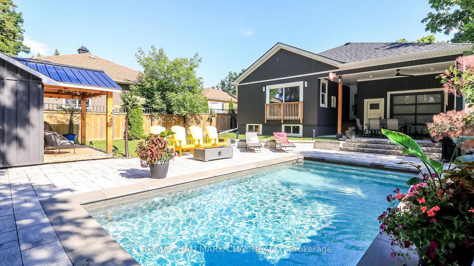 17 Bowman Avenue • Barrie, ON photo 11