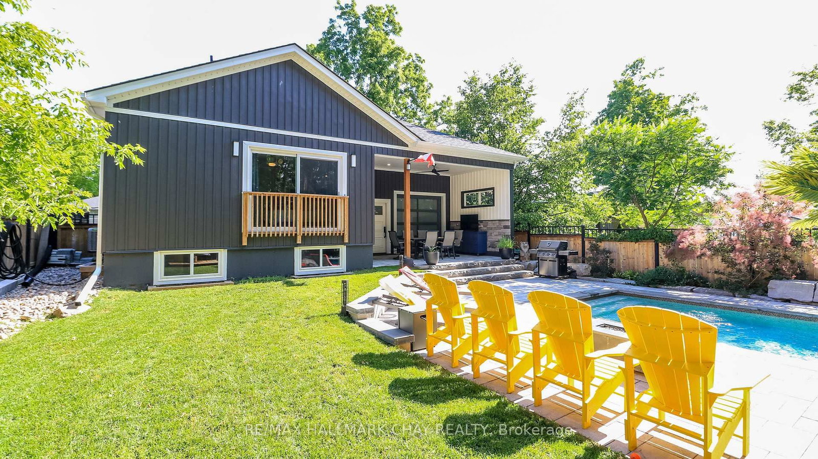 17 Bowman Avenue • Barrie, ON photo 14