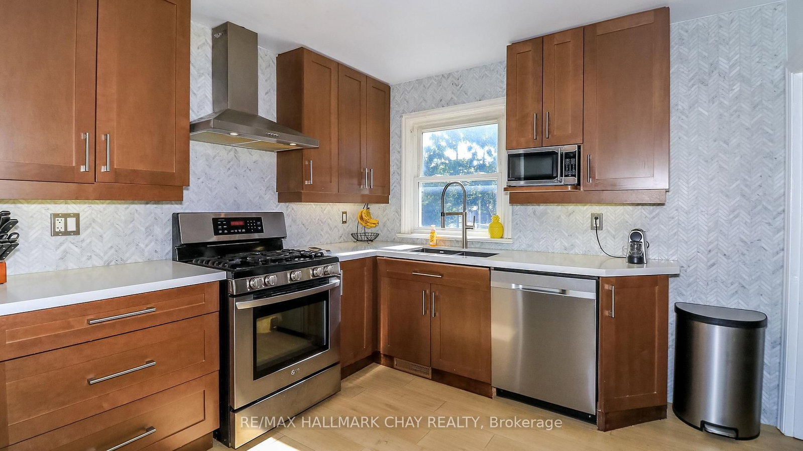 17 Bowman Avenue • Barrie, ON photo 25