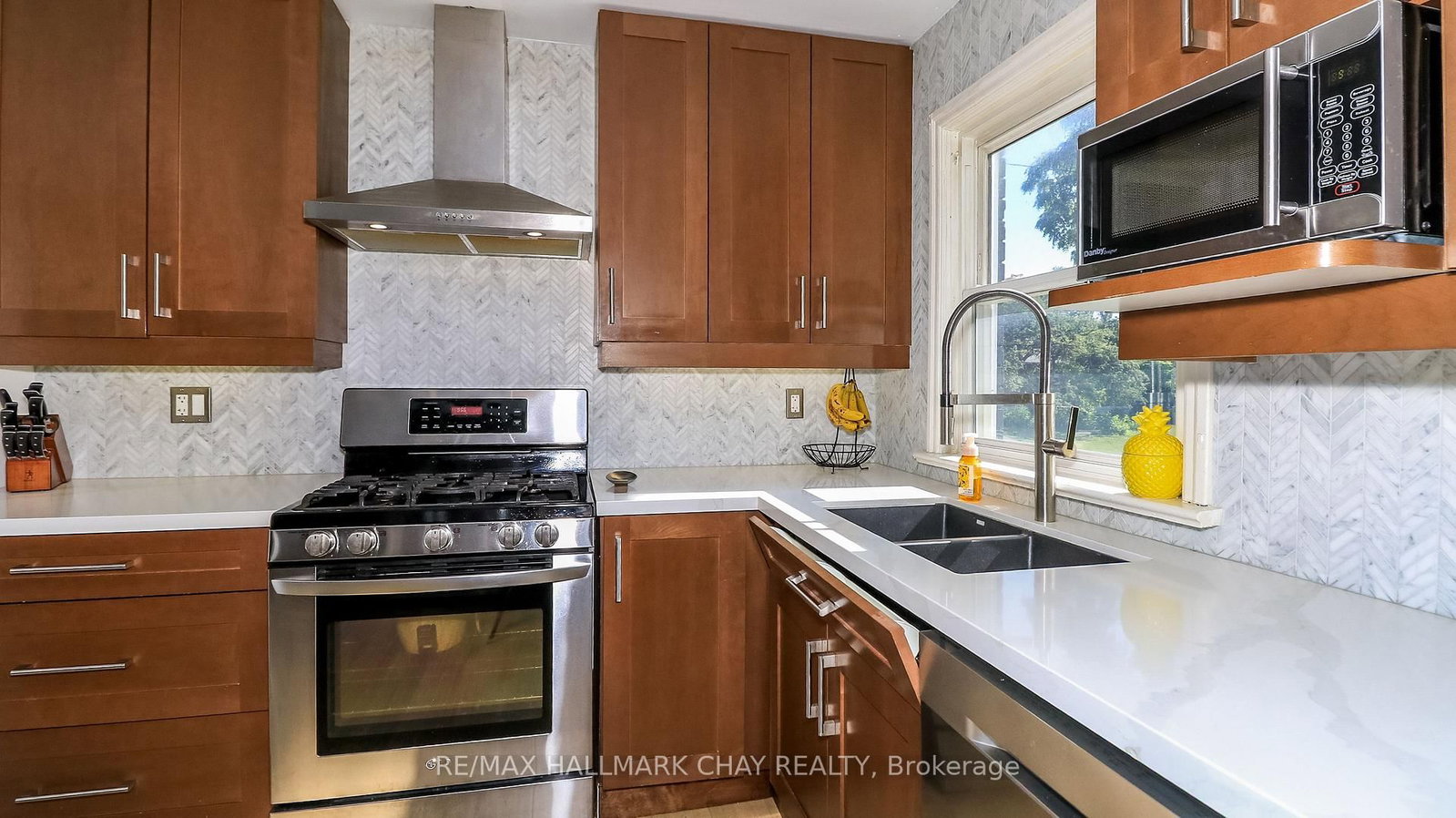 17 Bowman Avenue • Barrie, ON photo 27