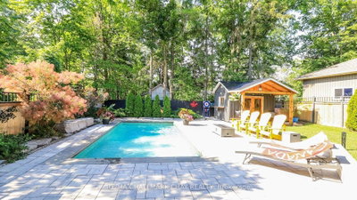 17 Bowman Avenue • Barrie, ON photo 9