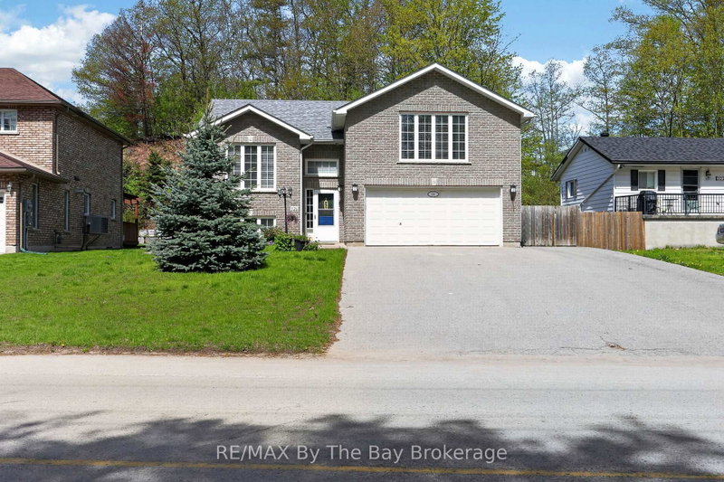 326 Golf Course Rd, Wasaga Beach, Ontario