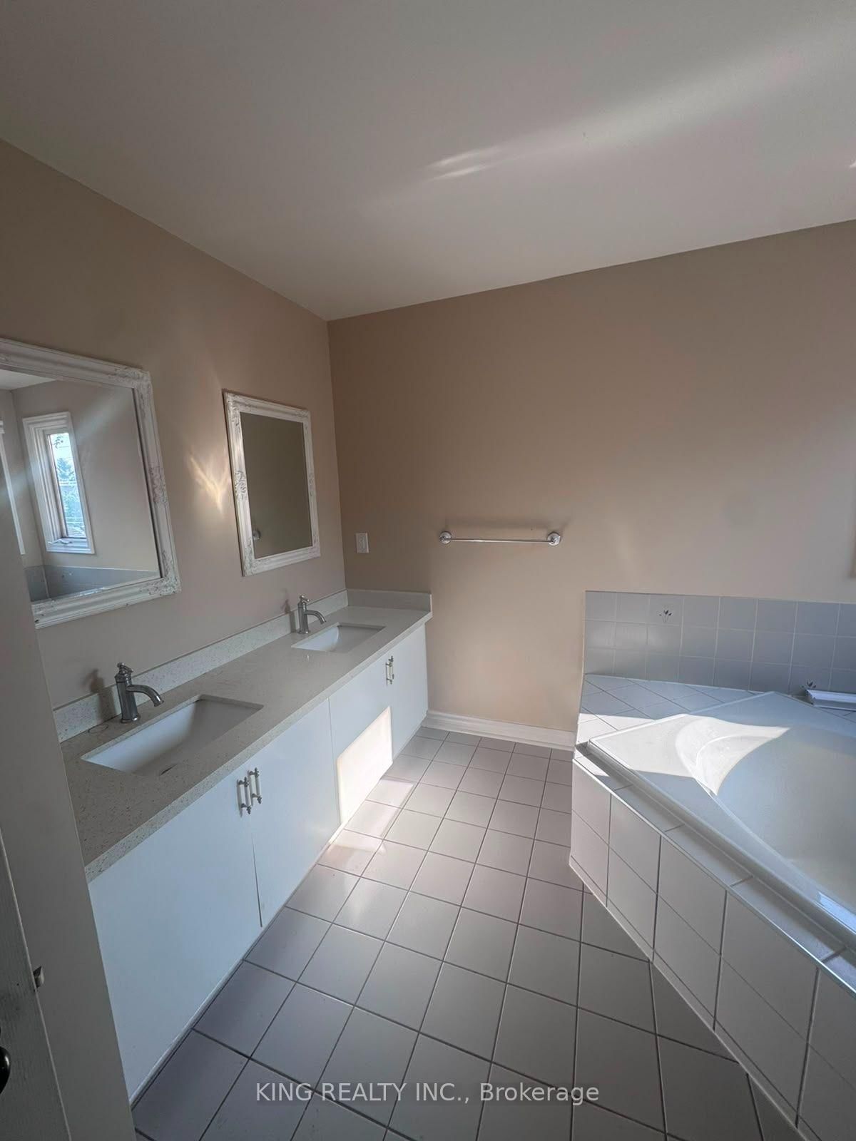 526 Grove Street E • Barrie, ON photo 18