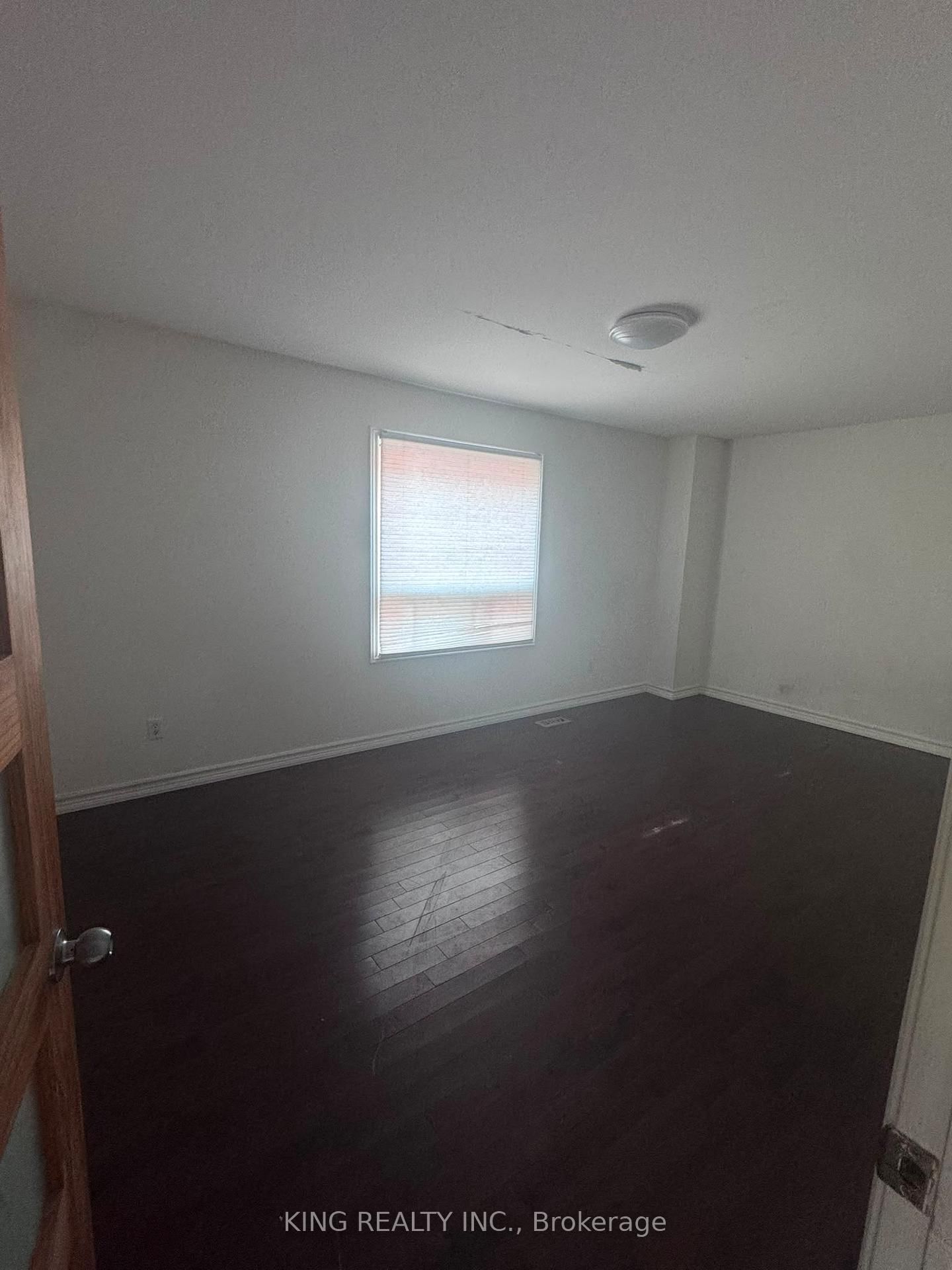 526 Grove Street E • Barrie, ON photo 9