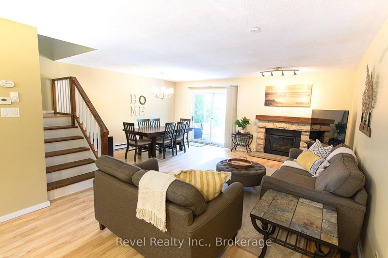 440 Oxbow Crescent W