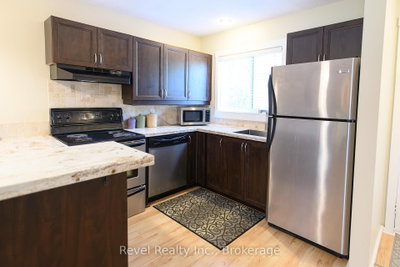 440 Oxbow Crescent W — photo 4