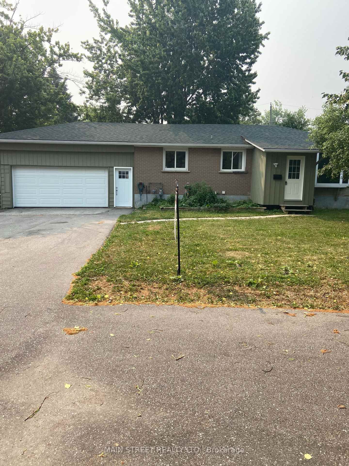 329 James Street E • Orillia, ON photo 1