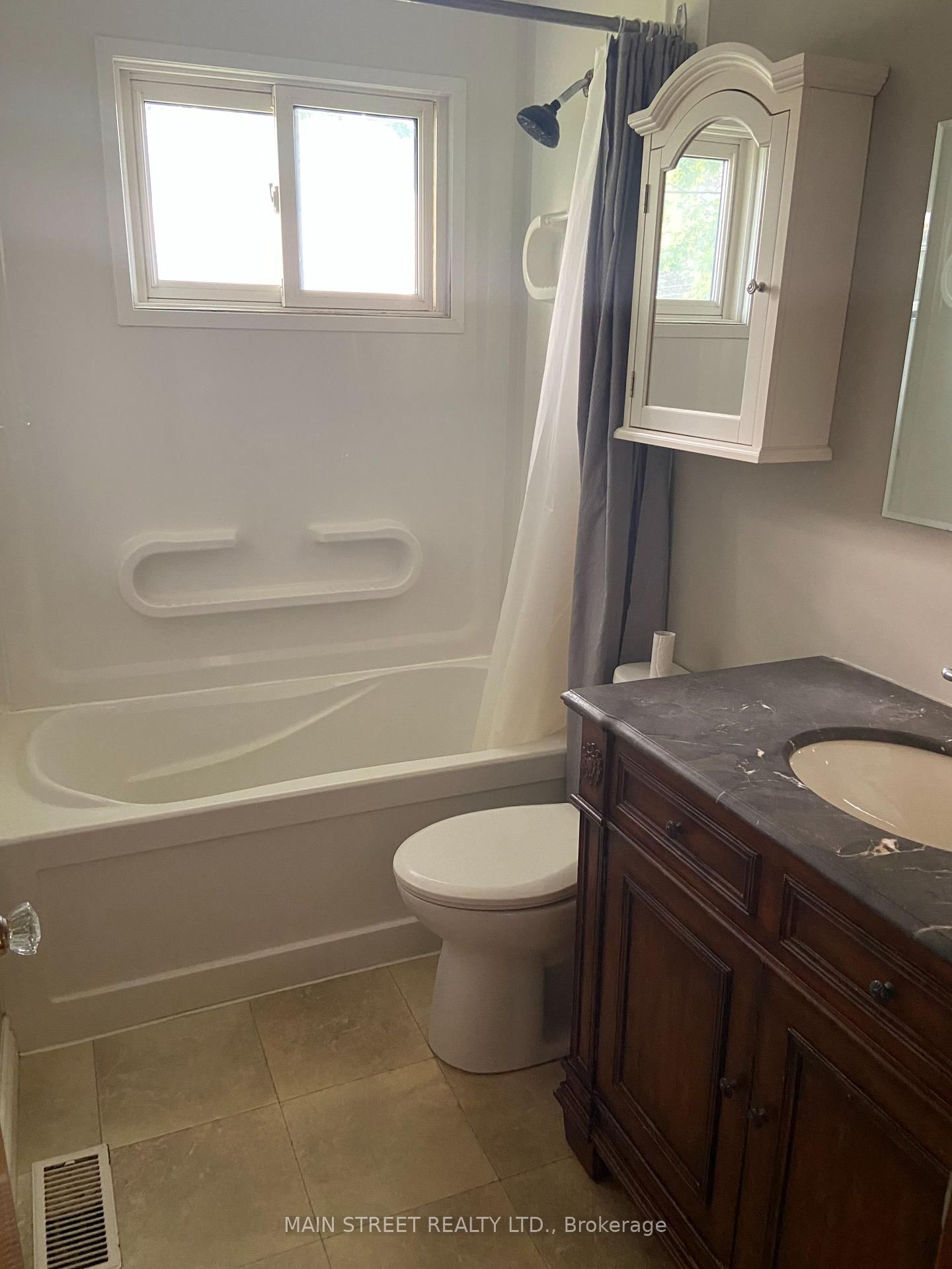 329 James Street E • Orillia, ON photo 13