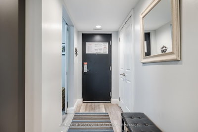 Unit 302 — 80 HORSESHOE Boulevard — photo 4