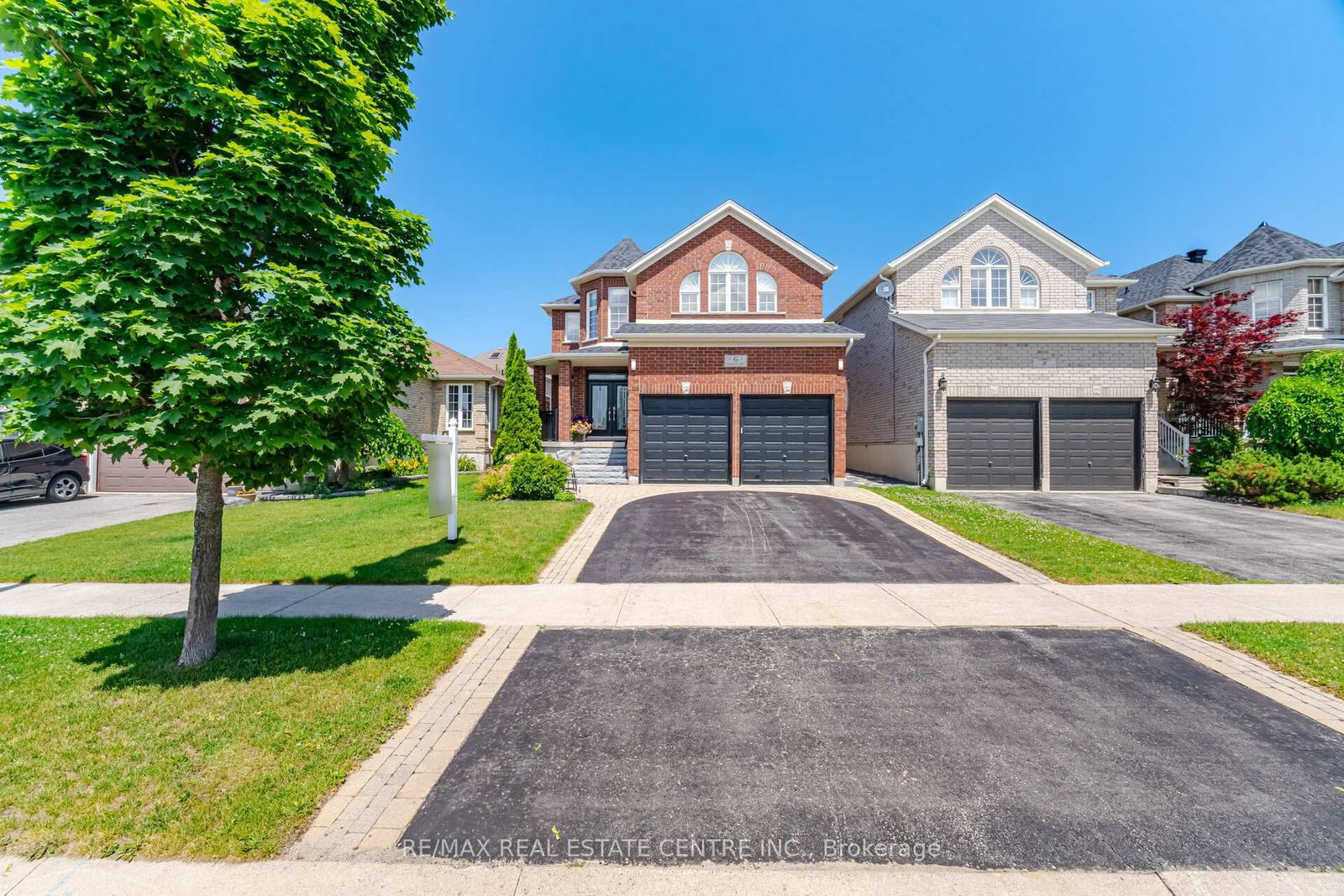 6 Parisian Crescent • Barrie, ON photo 1