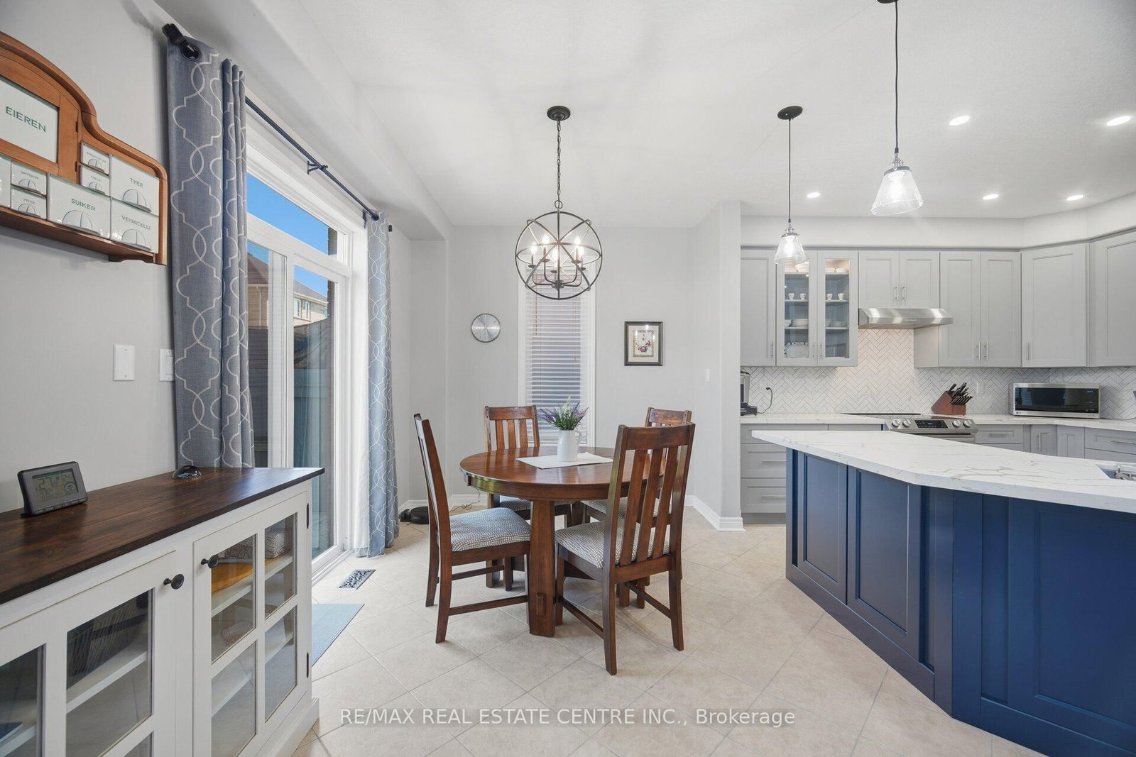 6 Parisian Crescent • Barrie, ON photo 14