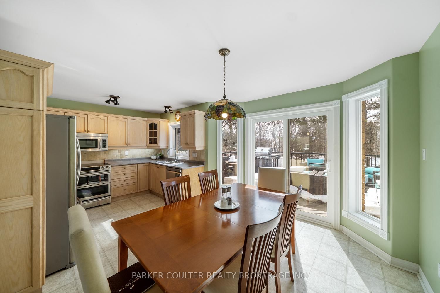 24 Parr Boulevard • Springwater, ON photo 10