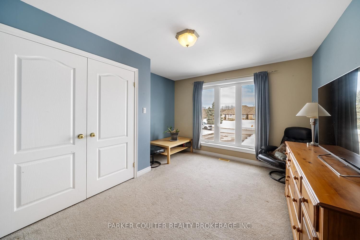 24 Parr Boulevard • Springwater, ON photo 15