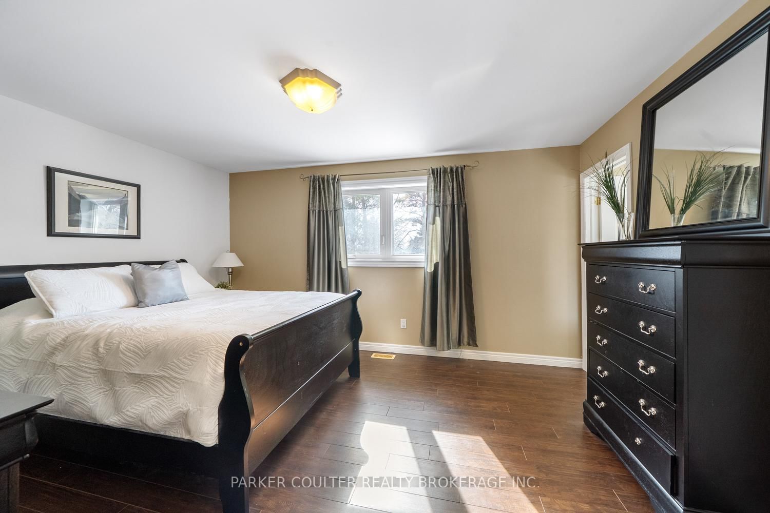 24 Parr Boulevard • Springwater, ON photo 20
