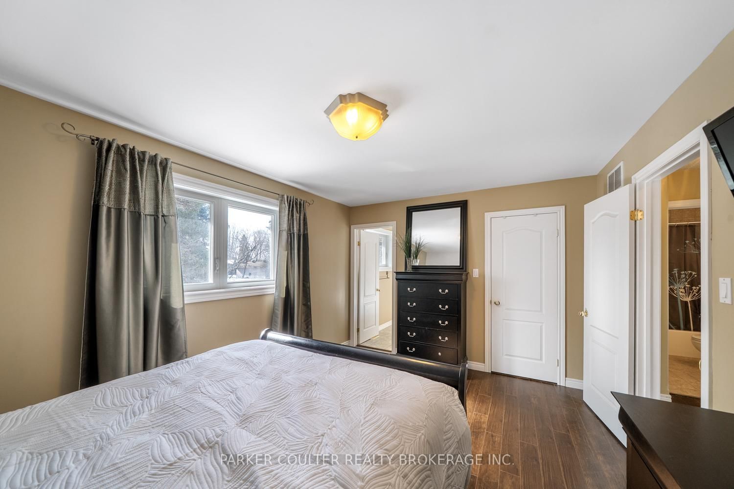 24 Parr Boulevard • Springwater, ON photo 21