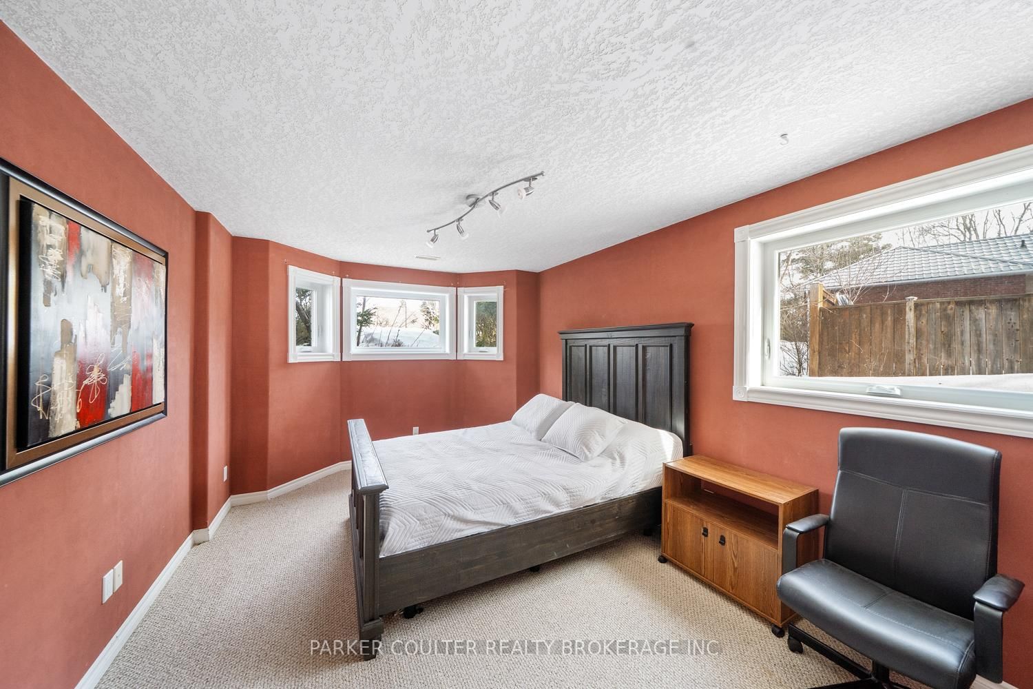 24 Parr Boulevard • Springwater, ON photo 27
