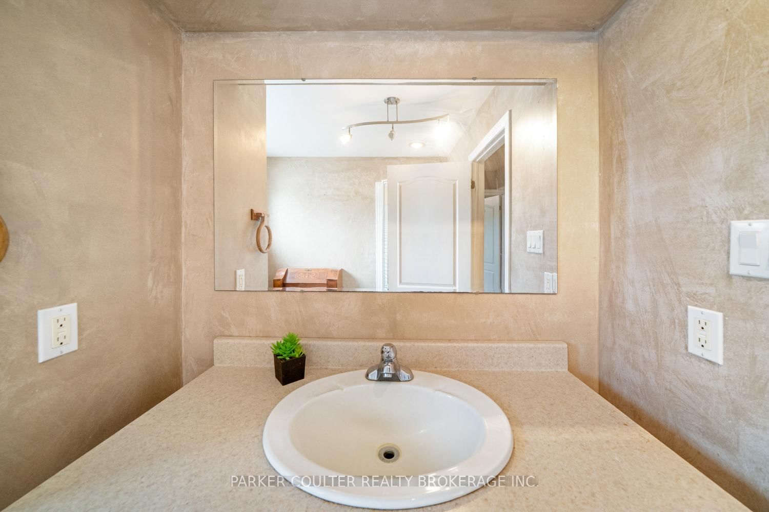 24 Parr Boulevard • Springwater, ON photo 30